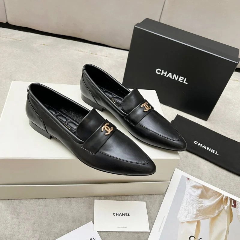 FashionForward Chanel Low Shoes 20303