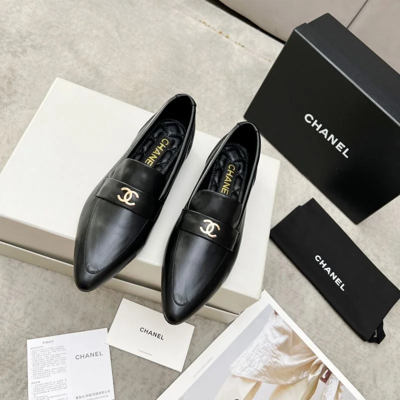 FashionForward Chanel Low Shoes 20303