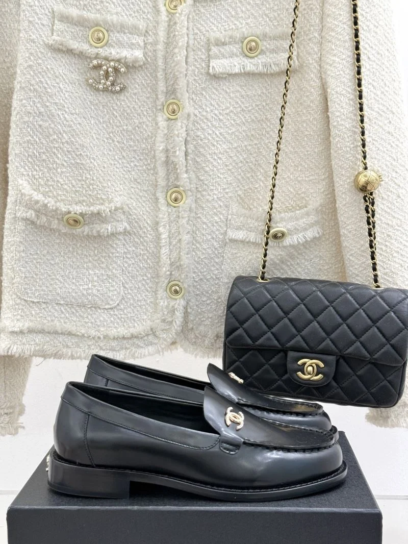 EyeCatching Chanel Low Shoes 20296