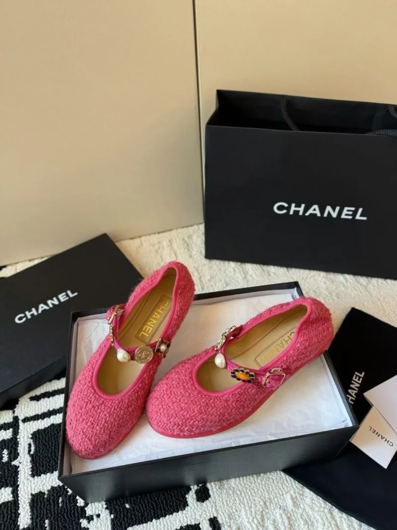 Elegant Chanel Low Shoes 20292