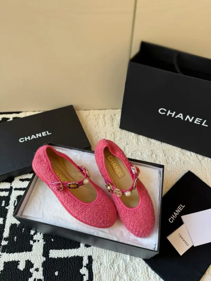 Elegant Chanel Low Shoes 20292