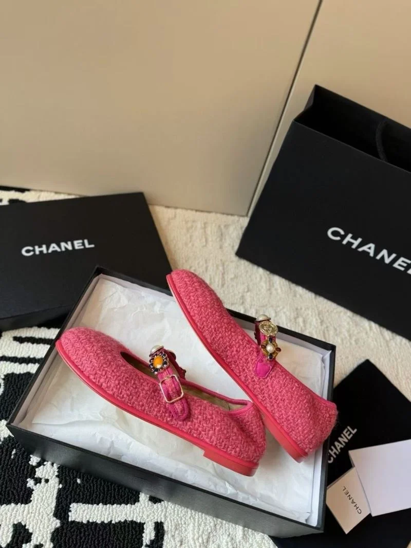 Elegant Chanel Low Shoes 20292
