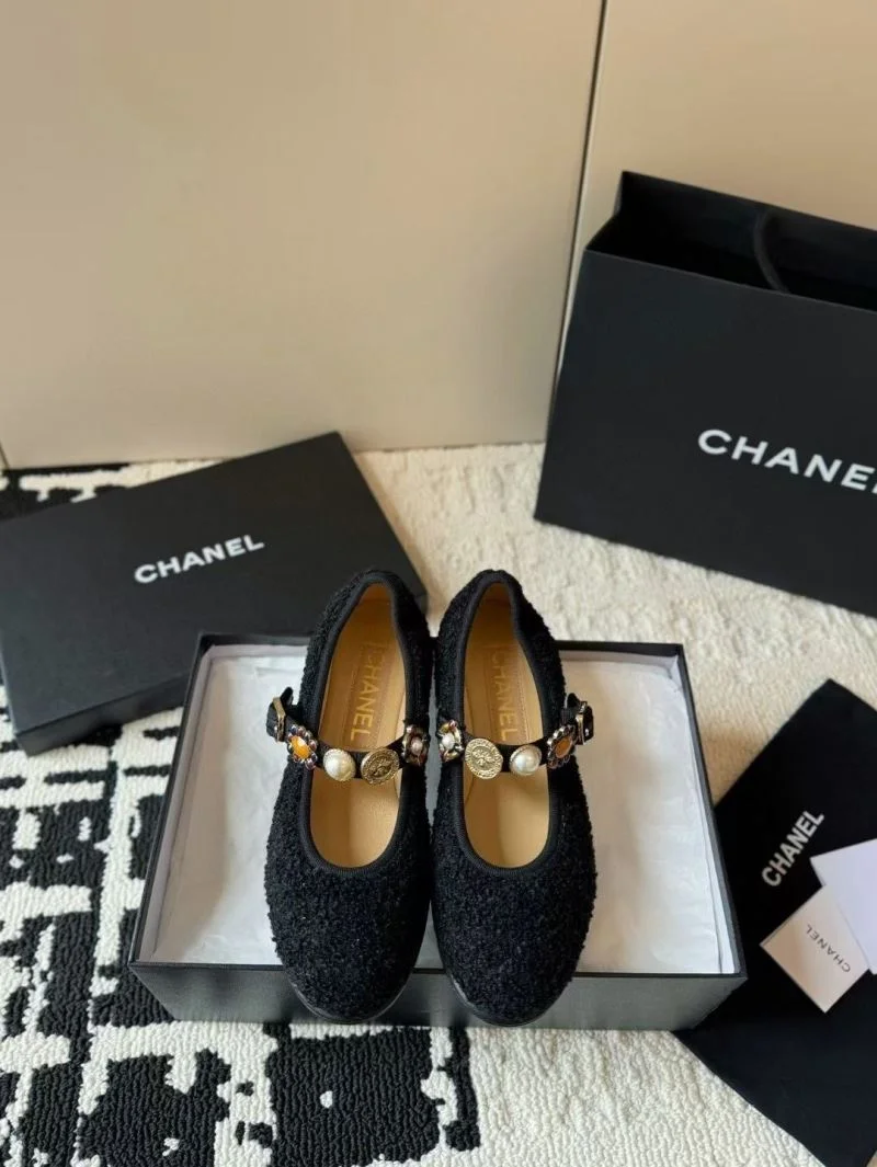 EyeCatching Chanel Low Shoes 20282