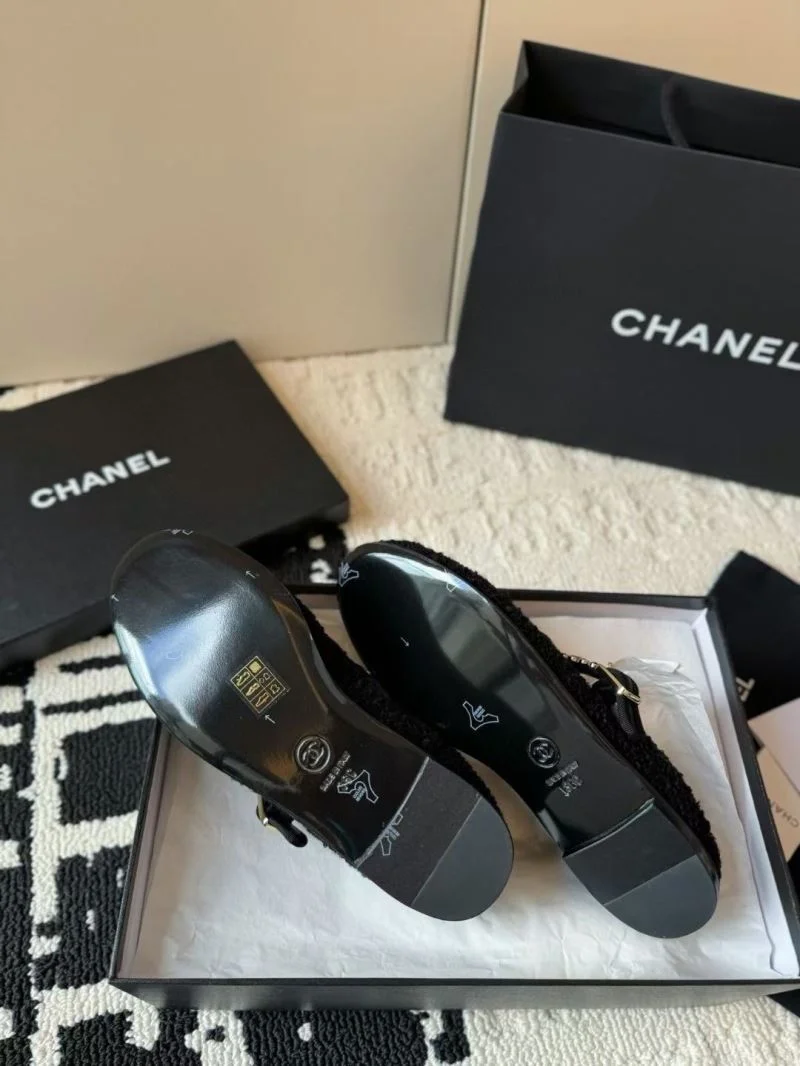 EyeCatching Chanel Low Shoes 20282
