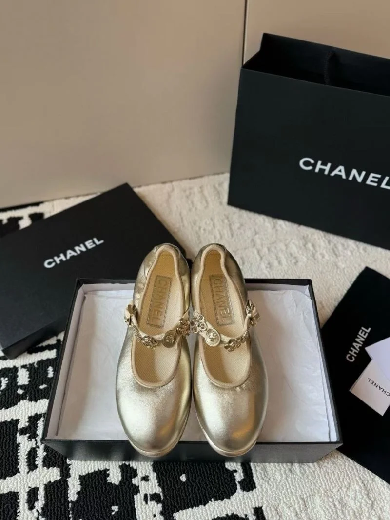Sustainable Chanel Low Shoes 20286