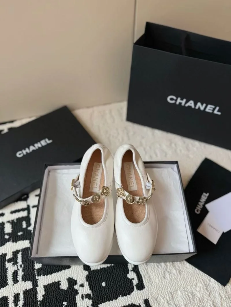 Tailored Chanel Low Shoes 20281