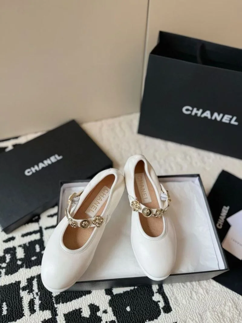 Tailored Chanel Low Shoes 20281