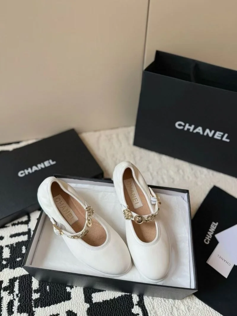Tailored Chanel Low Shoes 20281
