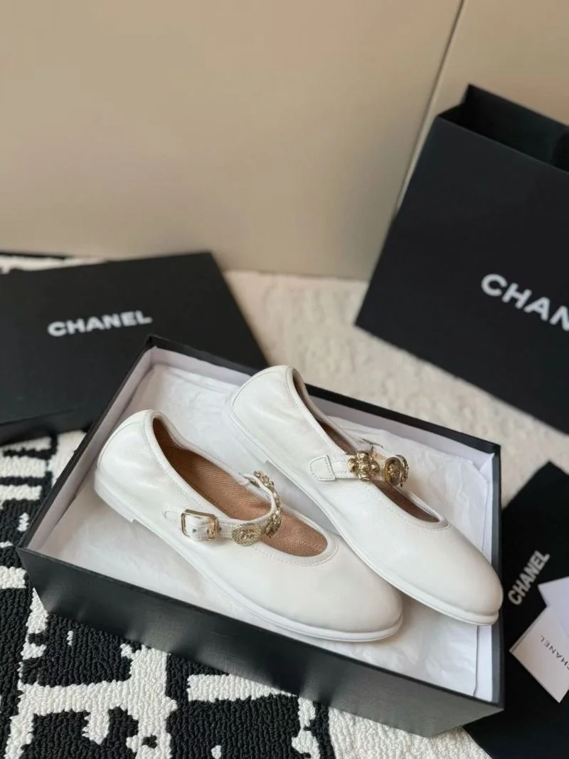 Tailored Chanel Low Shoes 20281