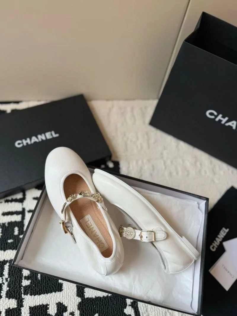 Tailored Chanel Low Shoes 20281