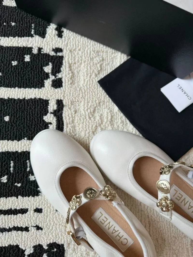 Tailored Chanel Low Shoes 20281
