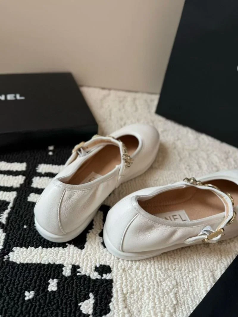 Tailored Chanel Low Shoes 20281
