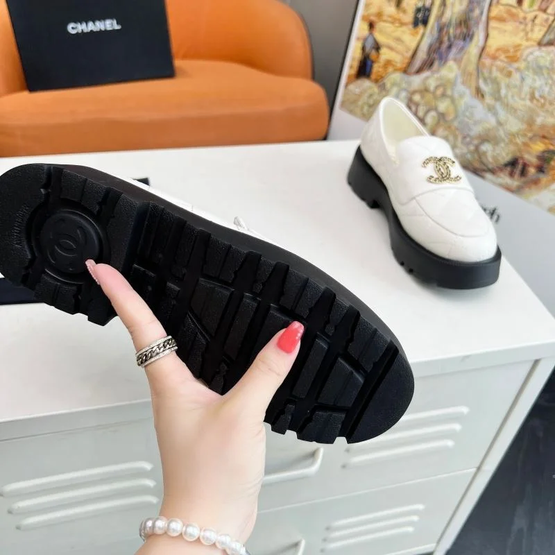 Chanel Low Shoes Refined 20347