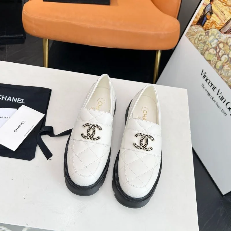 Chanel Low Shoes Refined 20347