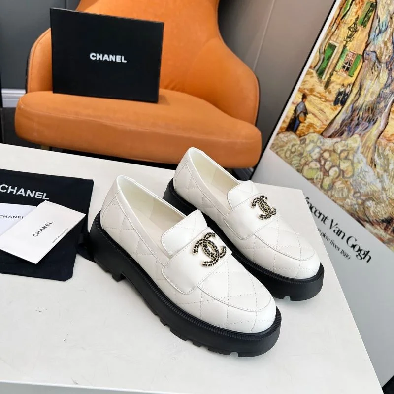 Chanel Low Shoes Refined 20347