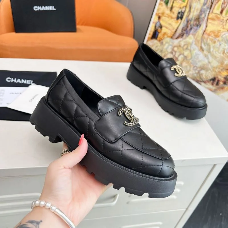 EyeCatching Chanel Low Shoes 20299