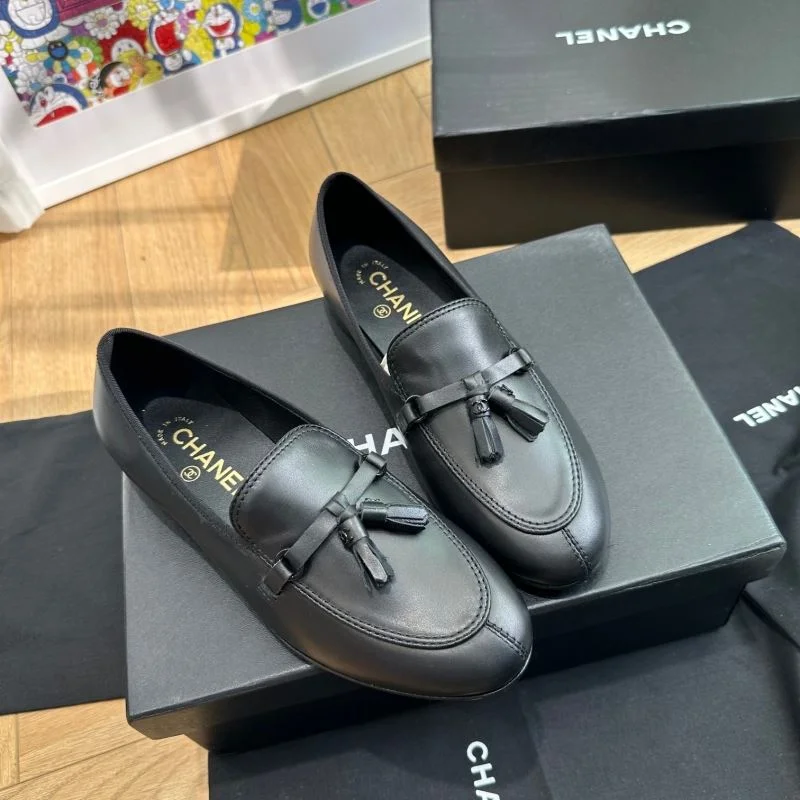 Chanel Low Shoes Unisex 20272