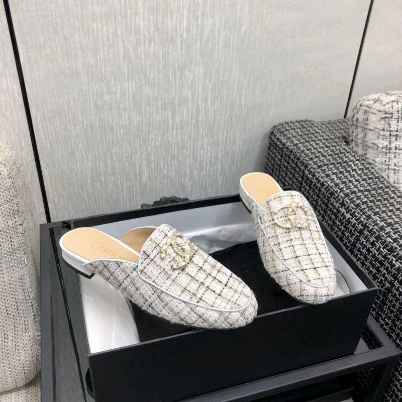 Chanel Low Shoes Lightweight 20262