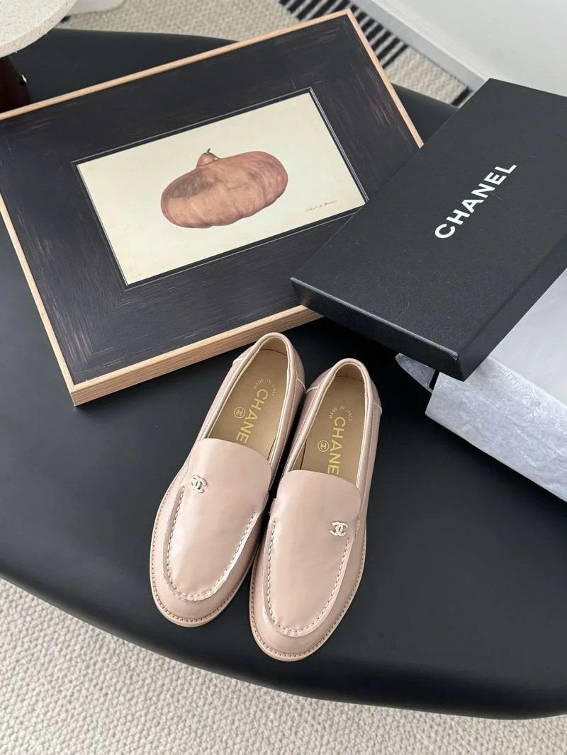 Resilient Chanel Low Shoes 20264