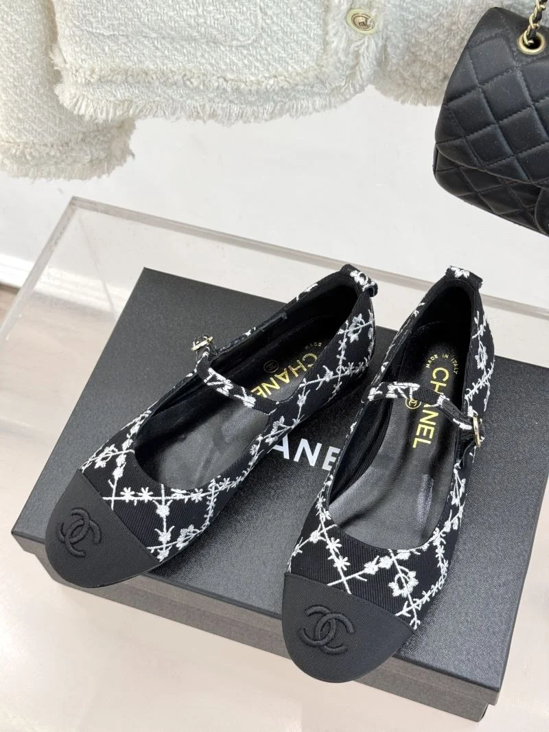 Chanel Low Shoes Comfortable 20244