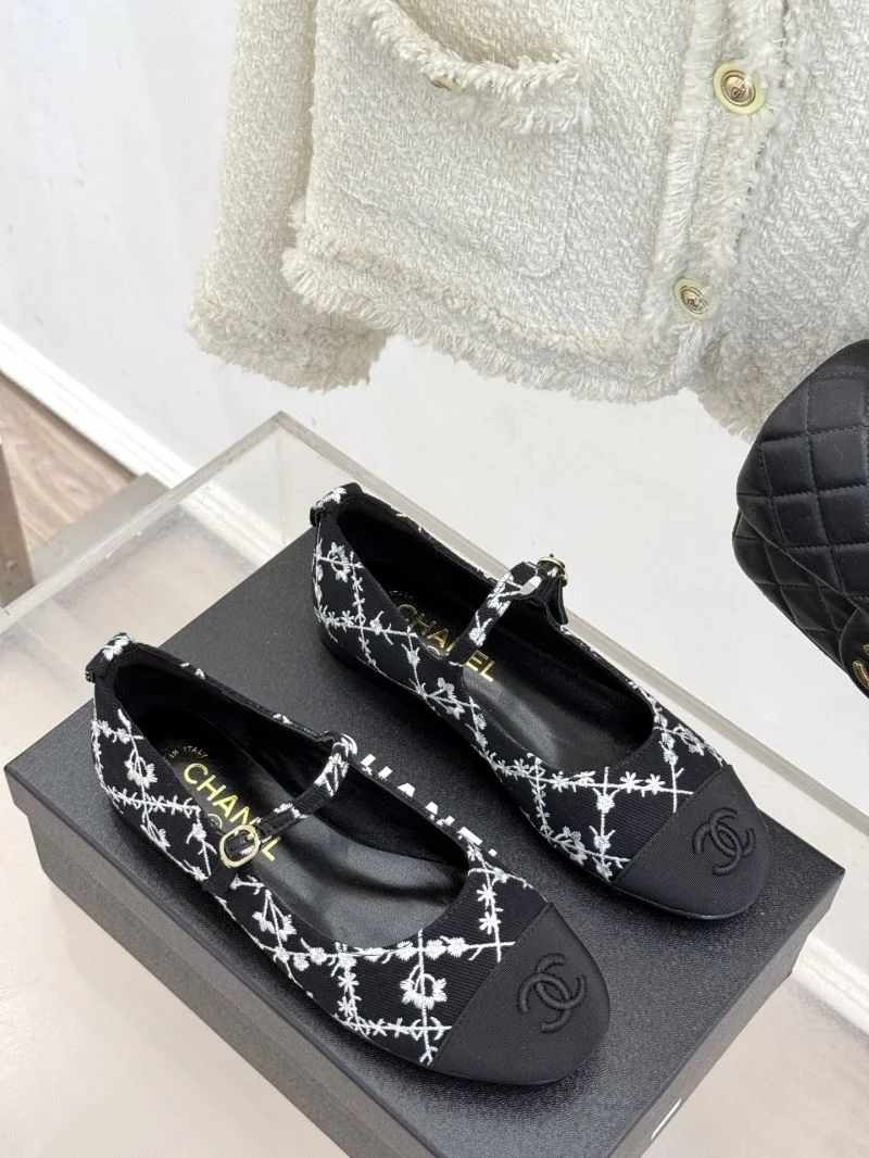 Chanel Low Shoes Comfortable 20244