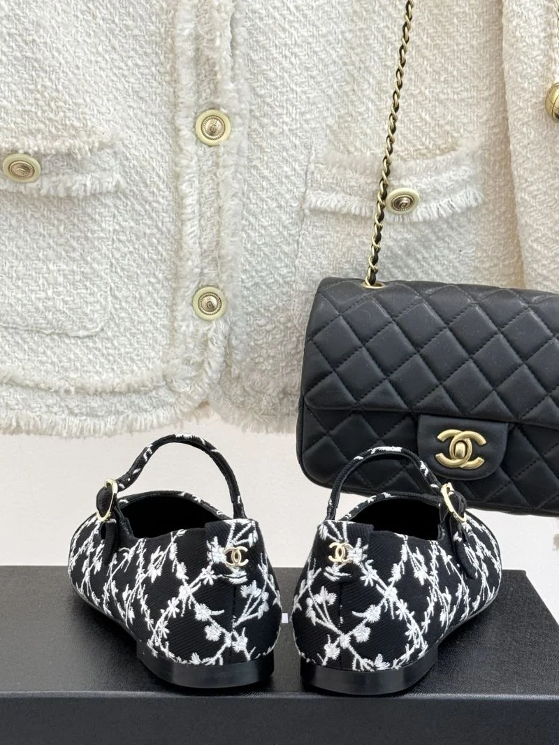 Chanel Low Shoes Comfortable 20244