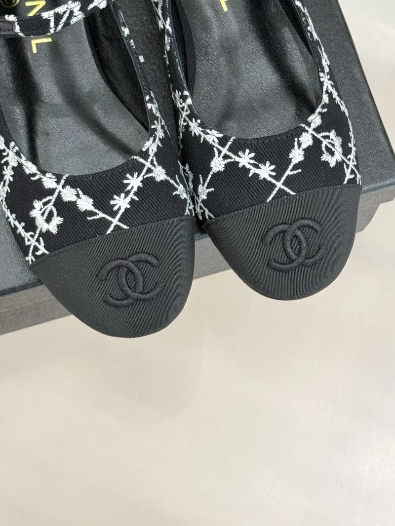 Chanel Low Shoes Comfortable 20244