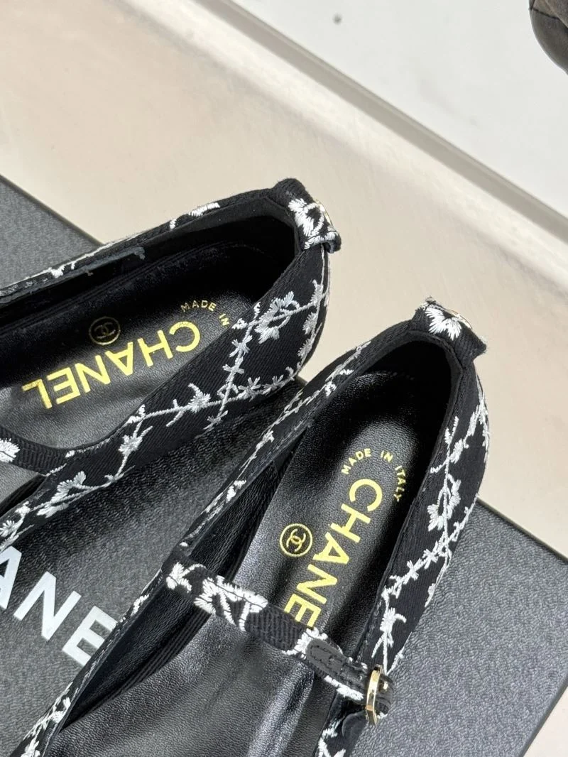 Chanel Low Shoes Comfortable 20244
