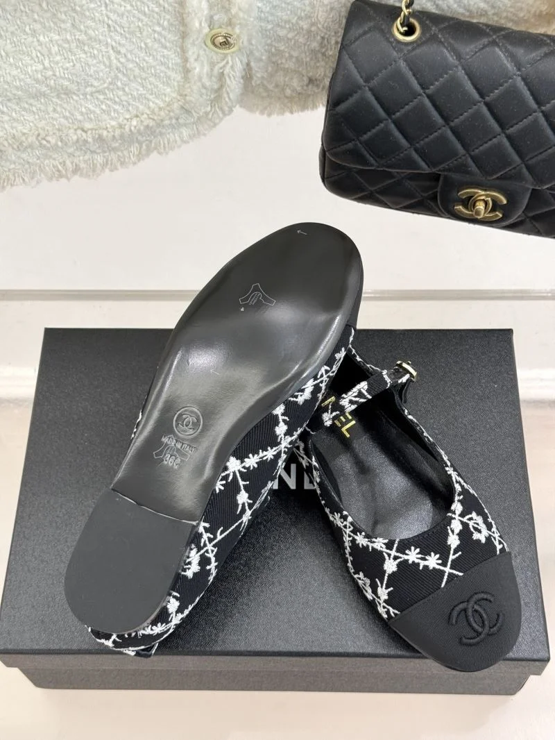 Chanel Low Shoes Comfortable 20244