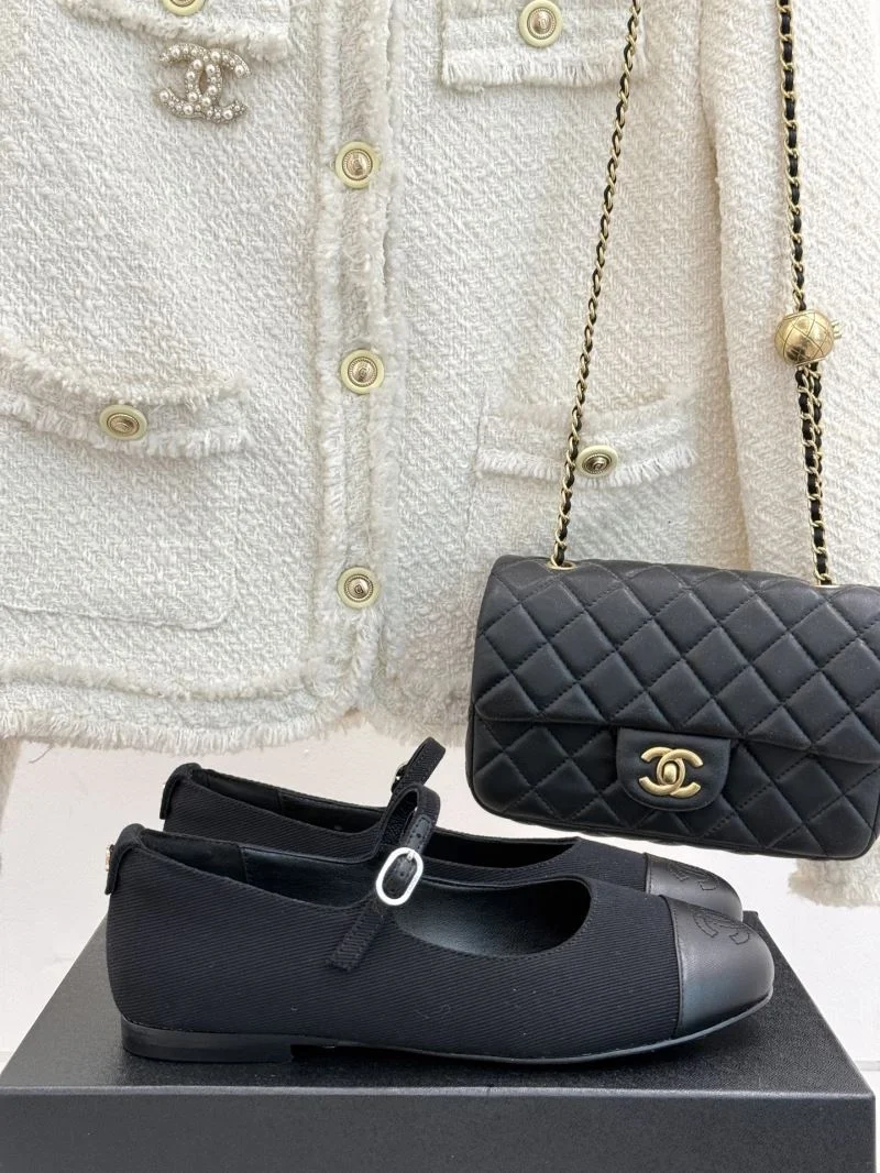 Chanel Low Shoes Practical 20242