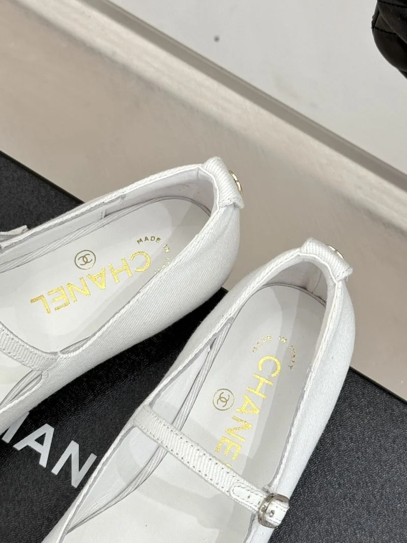 Chanel Low Shoes Functional 20246