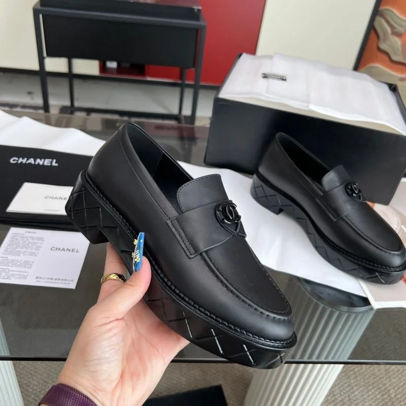 Chanel Low Shoes Bright 20247