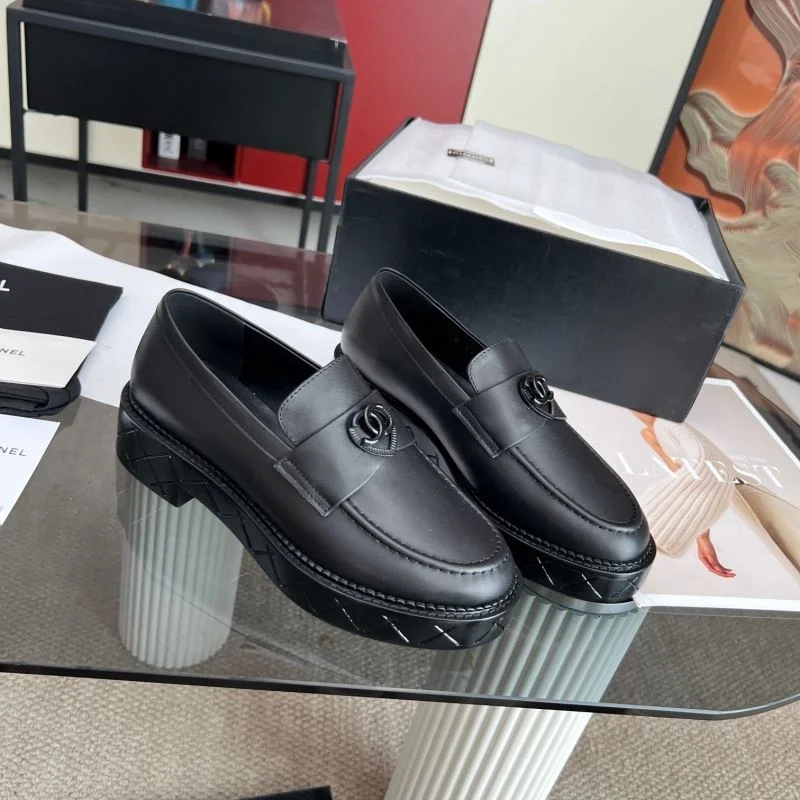 Chanel Low Shoes Bright 20247