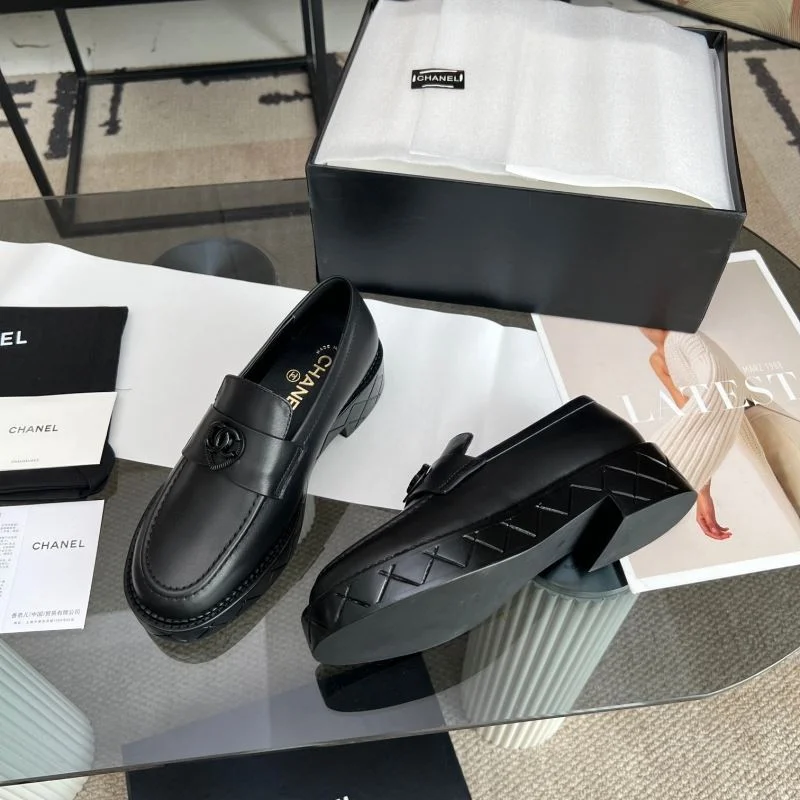 Chanel Low Shoes Bright 20247