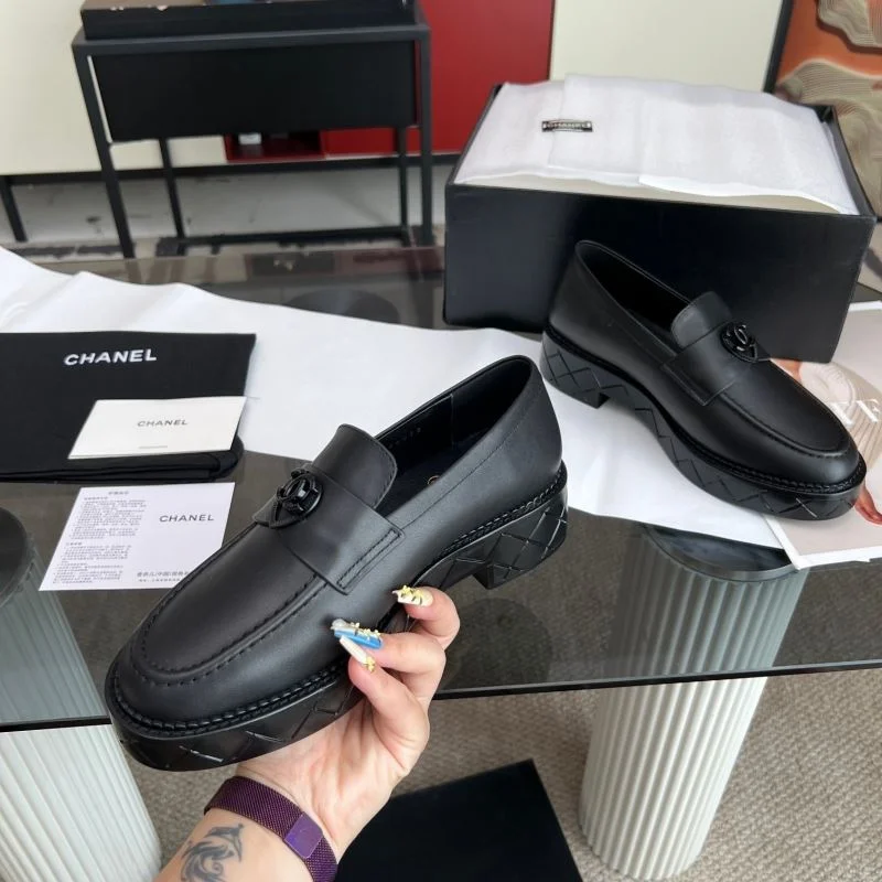 Chanel Low Shoes Bright 20247