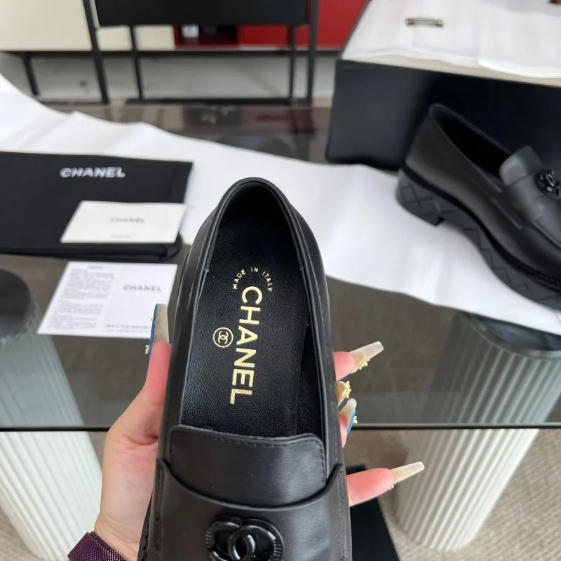 Chanel Low Shoes Bright 20247