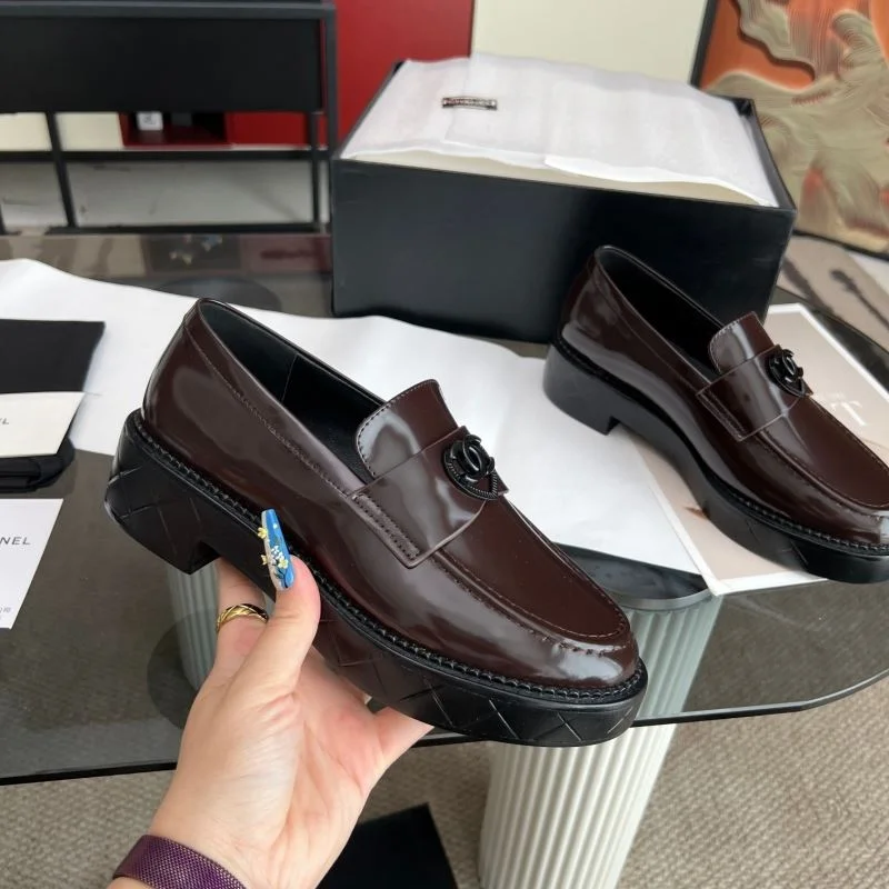 Chanel Low Shoes Comfortable 20312
