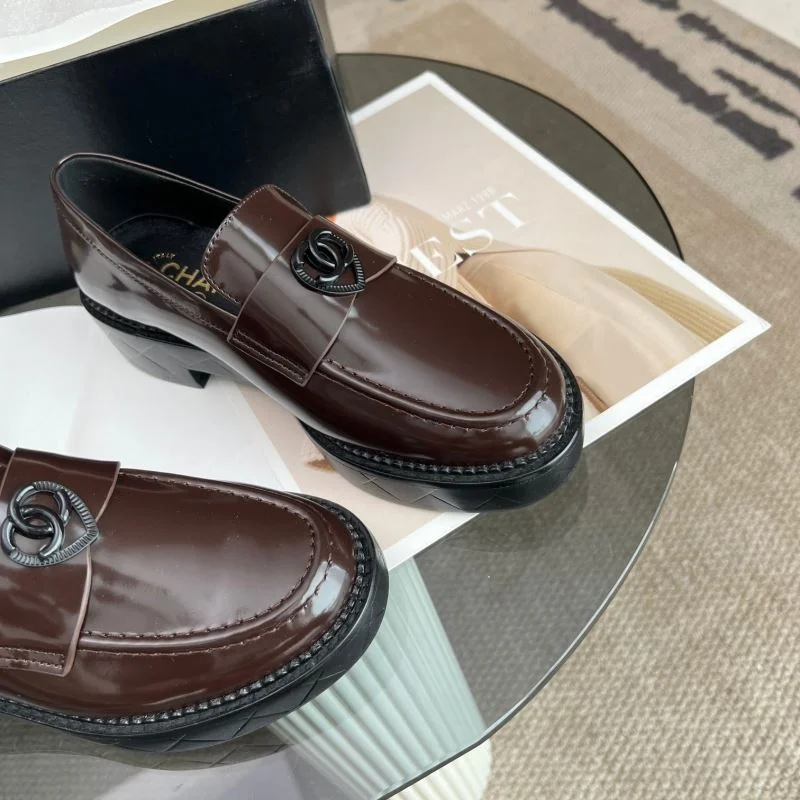 Chanel Low Shoes Comfortable 20312