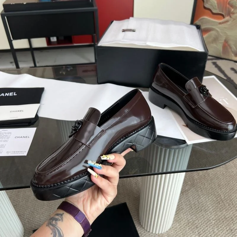 Chanel Low Shoes Comfortable 20312