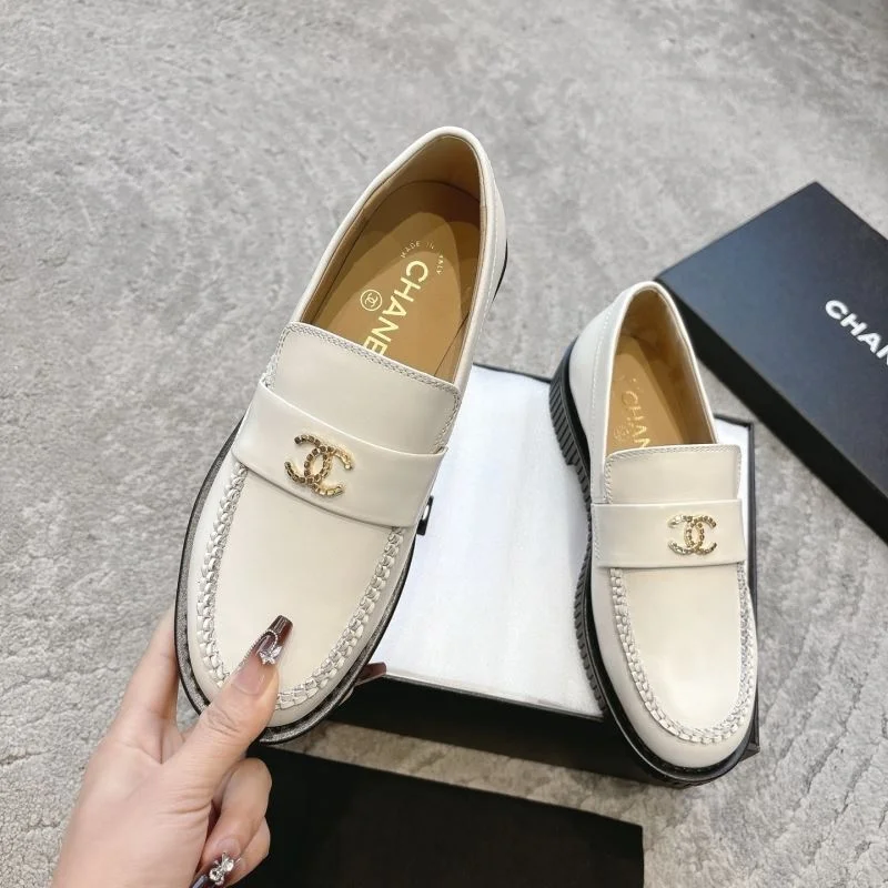 Supportive Chanel Low Shoes 20295