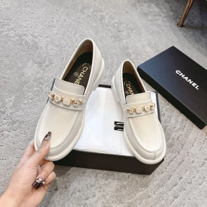 EyeCatching Chanel Low Shoes 20228