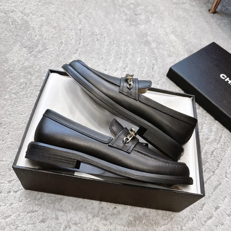 Trendsetting Chanel Low Shoes 20230