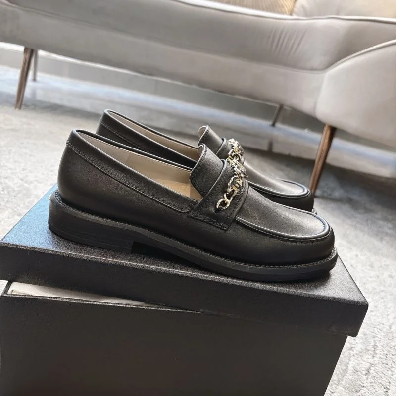 Trendsetting Chanel Low Shoes 20230