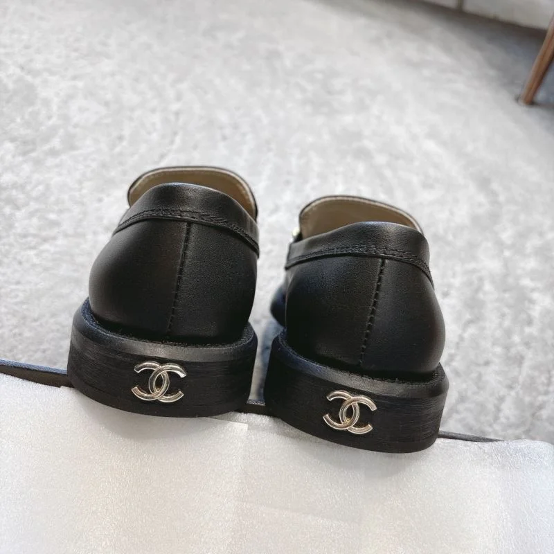 Trendsetting Chanel Low Shoes 20230