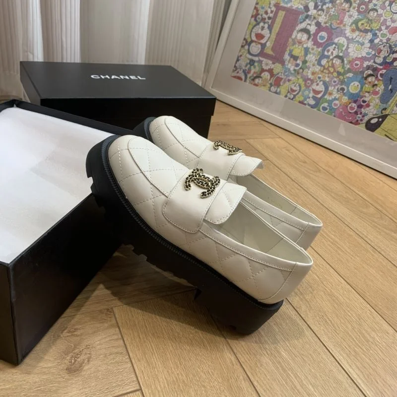 Chanel Low Shoes ModernLook 19285
