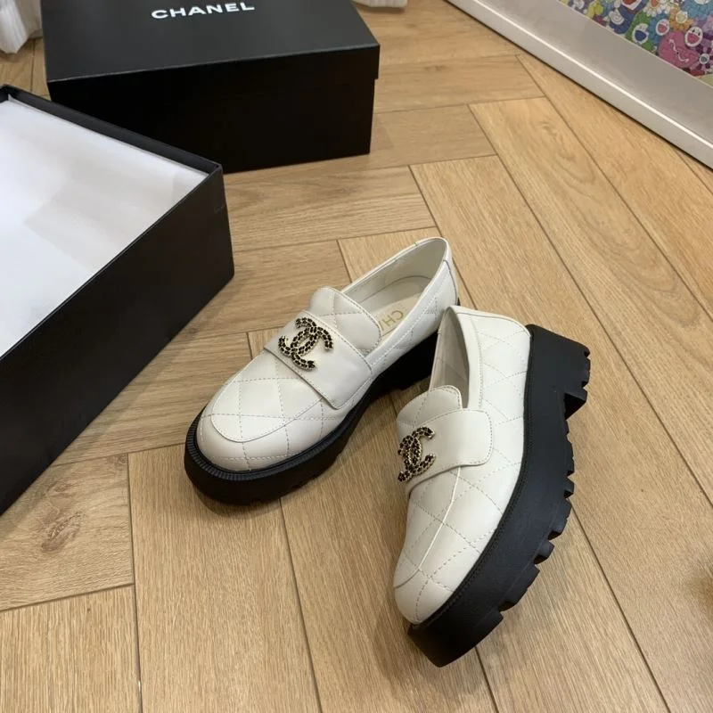 Chanel Low Shoes ModernLook 19285