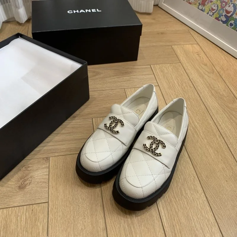 Chanel Low Shoes ModernLook 19285