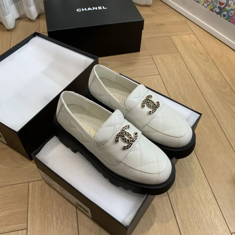 Chanel Low Shoes ModernLook 19285