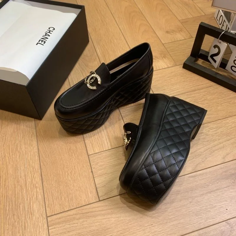 WaterResistant Chanel Low Shoes 19277