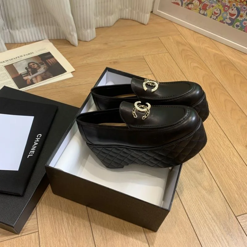 WaterResistant Chanel Low Shoes 19277